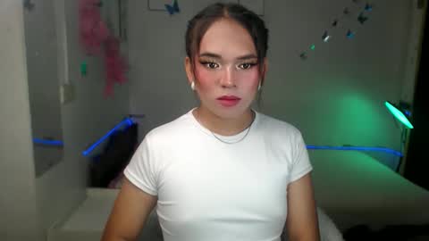 Snapshot of queenkelesey chatting on 10.29.25 kelesey online show from 10.29.25