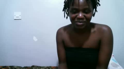 Snapshot of queenkesha chatting on 11.30.25 queenkesha online show from 11.30.25