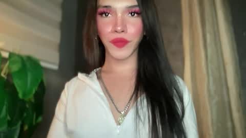 Snapshot of queenn_xxx chatting on 04.09.26 QUEEN online show from 04.09.26