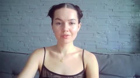 QueenOfModels online show from 11.16.25