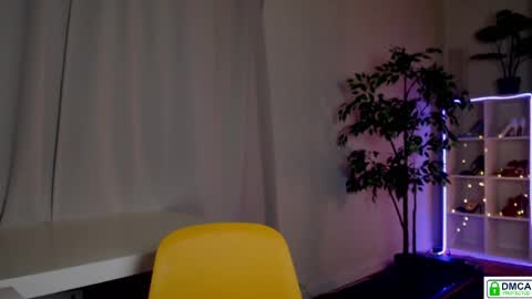 Snapshot of queensy_sins_x chatting on 04.18.26 Queensy online show from 04.18.26