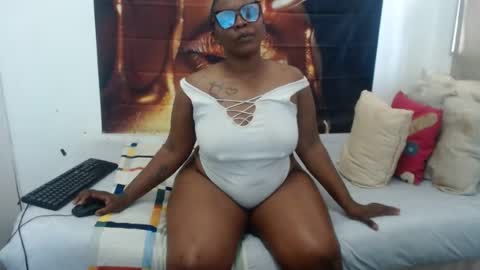 Snapshot of queenteex6993 chatting on 06.30.26 queenteex6993 online show from 06.30.26