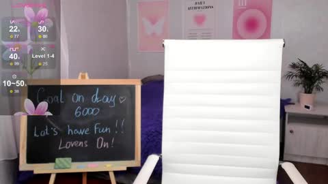 Snapshot of queitsharm_ chatting on 04.22.26 Anna online show from 04.22.26