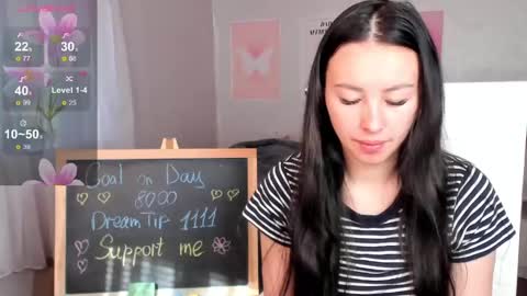 Snapshot of queitsharm_ chatting on 05.16.26 Anna online show from 05.16.26