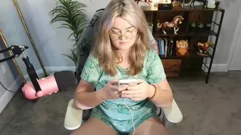 Bri online show from 11.19.25