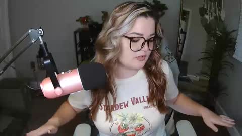 Snapshot of quervoqueen1 chatting on 05.24.26 Bri online show from 05.24.26