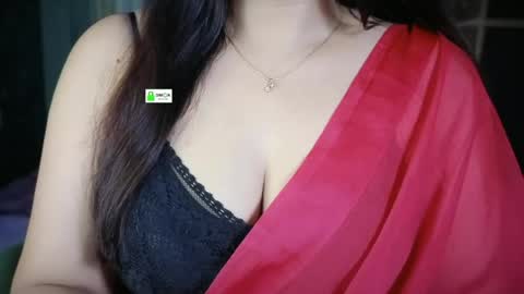 Snapshot of quest_queen chatting on 06.21.26 zaara online show from 06.21.26