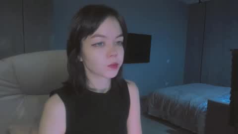 Snapshot of quietluxury chatting on 12.19.25 quietluxury online show from 12.19.25