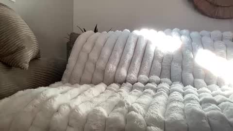 Snapshot of quinnyelena chatting on 11.27.25 Quinnyelena online show from 11.27.25