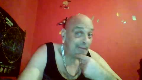 qwertyuiop22348015 online show from 04.04.26