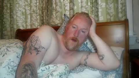 Snapshot of r_o_h_a_n chatting on 10.03.25 r_o_h_a_n online show from 10.03.25