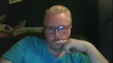 Snapshot of r_o_h_a_n chatting on 11.17.25 r_o_h_a_n online show from 11.17.25