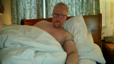 Snapshot of r_o_h_a_n chatting on 12.03.25 r_o_h_a_n online show from 12.03.25