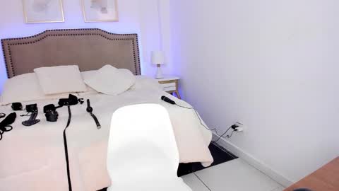 Snapshot of rachel_es chatting on 02.20.26 RACHEL ES online show from 02.20.26