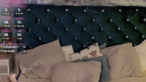 Snapshot of rachelcart chatting on 12.27.24 RachelCart online show from 12.27.24