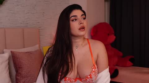 Snapshot of rachelswaan chatting on 01.18.25 RachelSwaan online show from 01.18.25