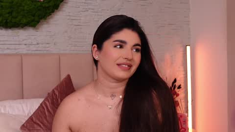 Snapshot of rachelswaan chatting on 01.30.25 RachelSwaan online show from 01.30.25