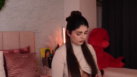 Snapshot of rachelswaan chatting on 02.05.25 RachelSwaan online show from 02.05.25