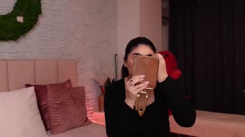 Snapshot of rachelswaan chatting on 02.24.25 RachelSwaan online show from 02.24.25