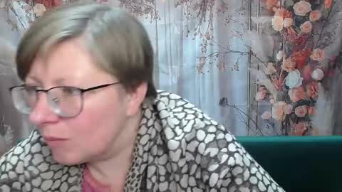 Snapshot of radachudna chatting on 04.28.26 RadaChudna online show from 04.28.26