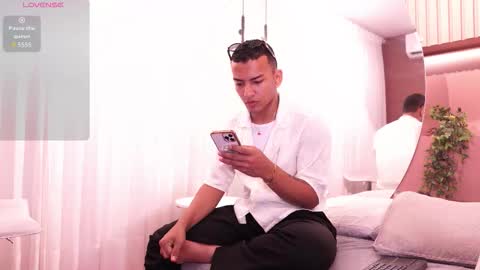 Snapshot of rafa_cruz chatting on 02.22.26 rafa_cruz online show from 02.22.26