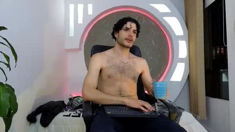 R A F A E L online show from 11.18.25