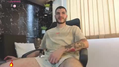 Snapshot of rafael_mendez chatting on 06.13.26 R A F A E L online show from 06.13.26