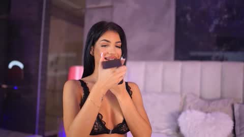 Raisa online show from 09.21.25