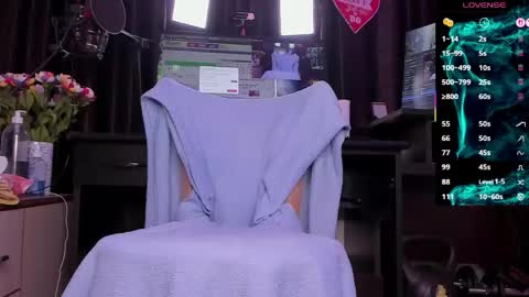 Laura online show from 04.10.26