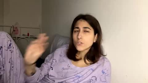 Snapshot of raiyvyn chatting on 01.03.25 Ray Ray online show from 01.03.25