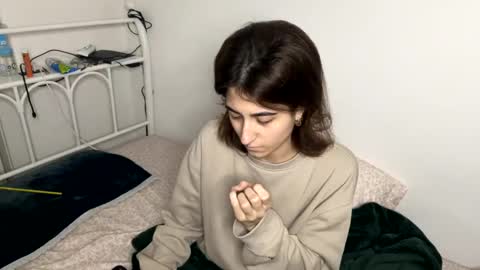 Snapshot of raiyvyn chatting on 02.08.25 Ray Ray online show from 02.08.25