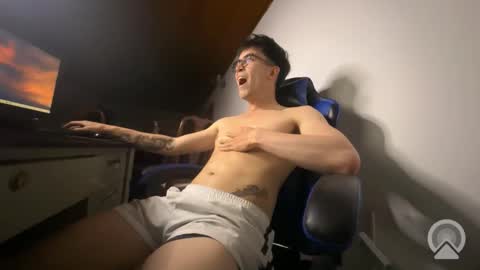 Snapshot of rakhubs chatting on 02.13.26 Enzo online show from 02.13.26