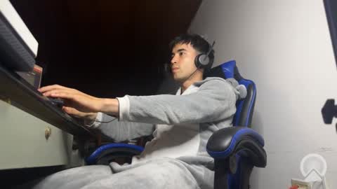 Snapshot of rakhubs chatting on 02.15.26 Enzo online show from 02.15.26