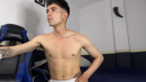 Snapshot of rakhubs chatting on 03.01.26 Enzo online show from 03.01.26