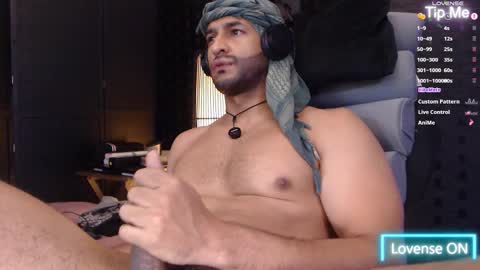 Snapshot of ralfvoss chatting on 12.05.25 ralfvoss online show from 12.05.25