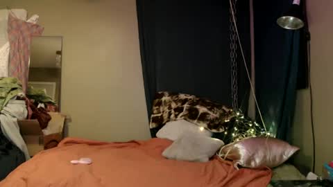    RAMONA Q   online show from 02.27.25