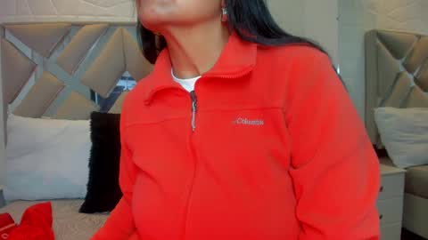 Raquel Moore  online show from 02.28.25