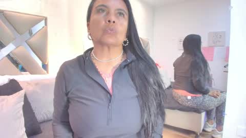 Raquel Moore  online show from 03.31.26