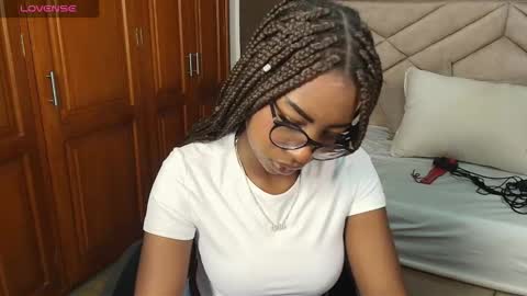 Raquel online show from 10.08.25