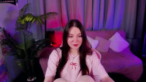 Snapshot of raven_crowe chatting on 03.21.26 Raven online show from 03.21.26