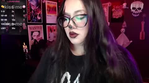 Raven online show from 10.11.25