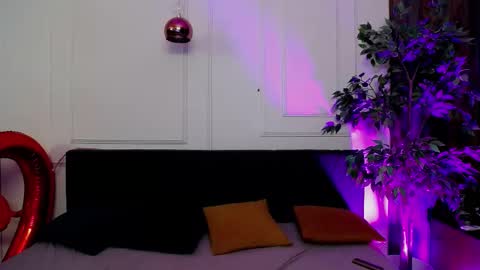 Raven Foxxy online show from 02.28.26