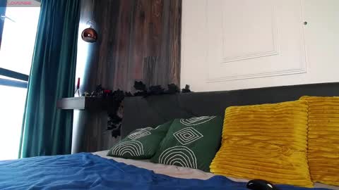 Raven Foxxy online show from 04.14.26