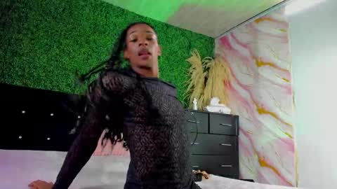 Raven kisses online show from 04.17.26