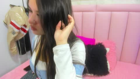 Snapshot of raven_loove chatting on 05.08.26 raven_loove online show from 05.08.26