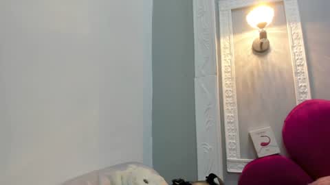 Snapshot of raven_loove chatting on 06.19.26 raven_loove online show from 06.19.26