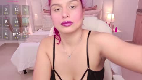 Snapshot of raven_reyes7 chatting on 05.02.26 raven online show from 05.02.26