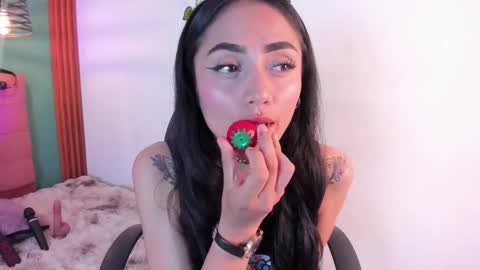 Snapshot of raven_smith_ chatting on 02.17.26 raven_smith_ online show from 02.17.26