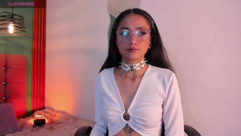 Snapshot of raven_smith_ chatting on 06.25.26 raven_smith_ online show from 06.25.26