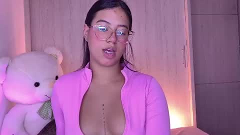Snapshot of raven_stonee01 chatting on 07.16.26 RAVEN online show from 07.16.26